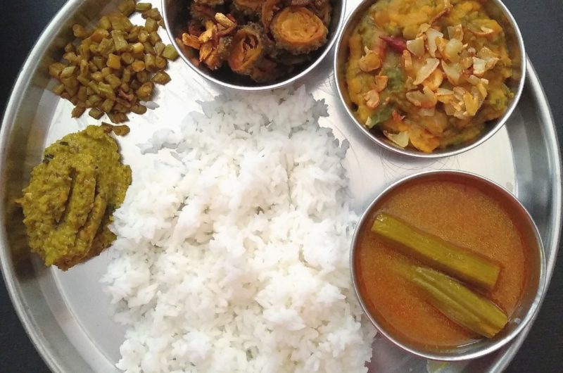 Menthula pulusu - tangy Andhra stew